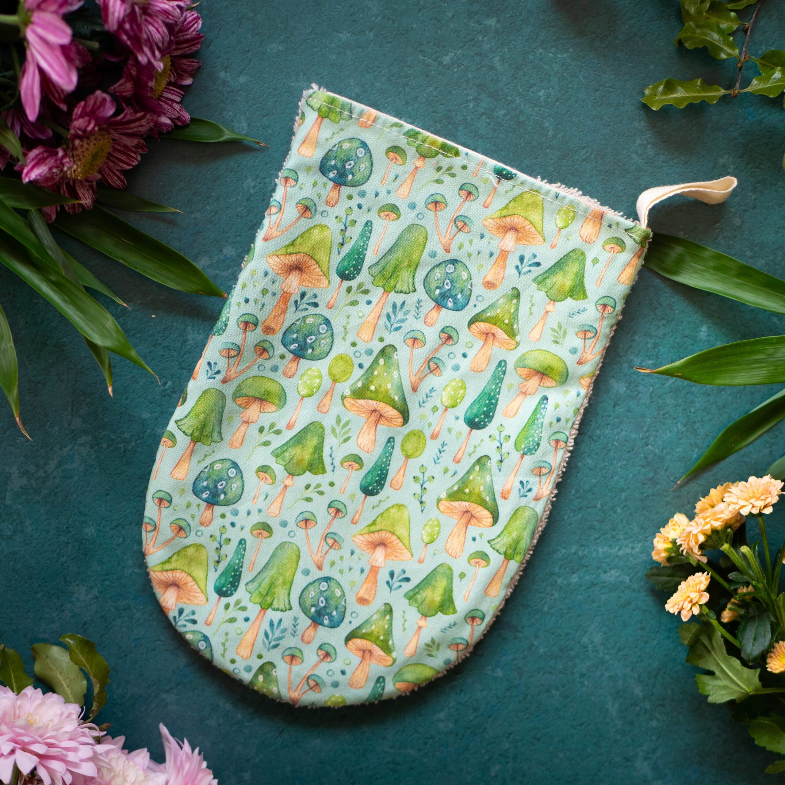 'Mushrooms' Muddy Paw Mitt
