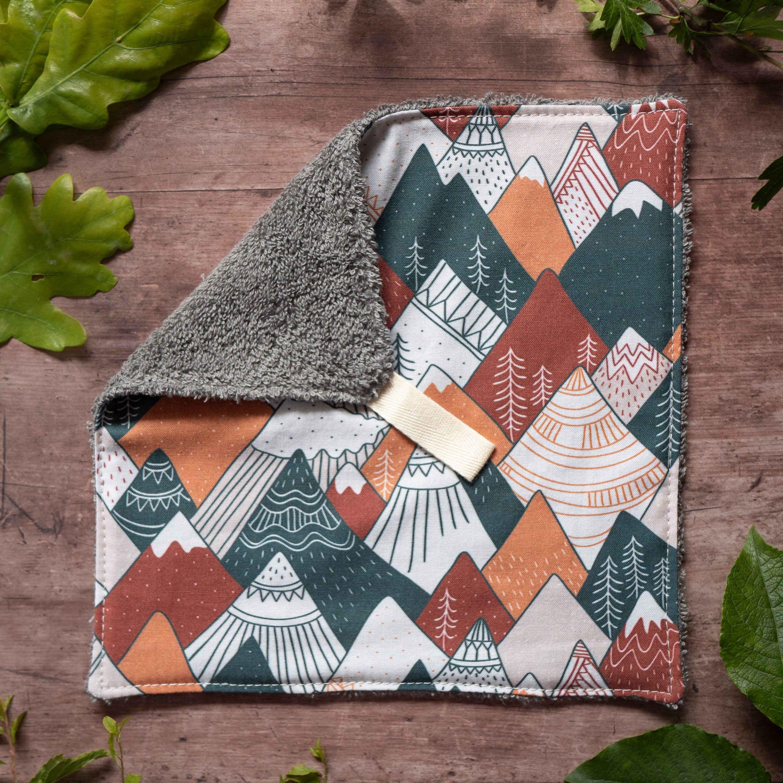 'Mountains' Muddy Paw / Slobber Cloth
